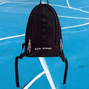 💕Dakine Cosmo 6.5L Backpack • Black • Unisex